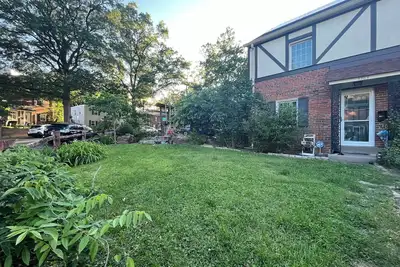 Image de Cozy S Arlington duplex on quiet, tree-lined street - but close to everything!