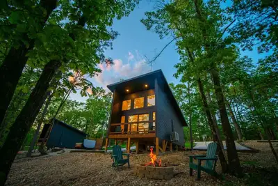 Image de Cove Creek-Modern Cabin Hot Tub, 3 mi. to Buffalo