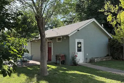 Image de Charming studio in downtown Roswell, New Mexico.