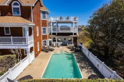 Image de 9br - Views, Pool, Dogs Ok, 3-Min Walk to Beach