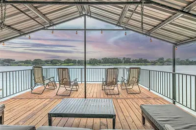 Image de Lakefront Stay for 12 with Private Ramp, Dock & Views