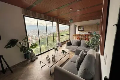Image de Apartment with a great view of the city, close to tourist viewpoints.