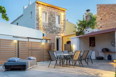 Nikos StoneHouse family home, located in the center of Prines