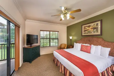 Image de Luxurious 3-Bedroom Resort Retreat with Stunning Balconies - Sleeps 12! #1