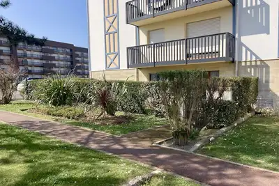 Image de Joli 2 pièces en rez de jardin à 50 mètres de la mer