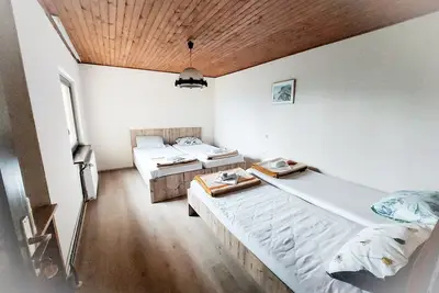 Image de Quadrupe Room with Balcony at Planinski Dom Gore