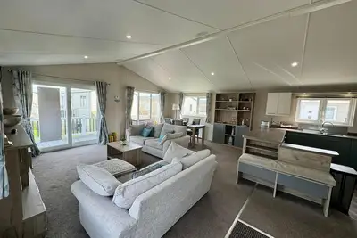 Stunning lodge at Seaview Holiday Park in Kent ref 47012pb