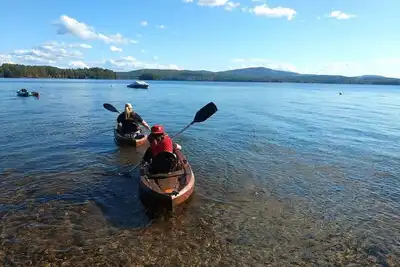 Image de The Lake Escape - A Cozy Lakeside Cabin - Sleeps 8 - Grill, Kayak, Firepit