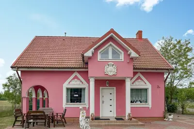 Image de Superbe maison de 4 chambres à Nowe.