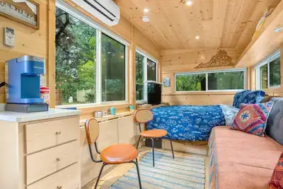 Image de Brand new serene luxury cottage just off the Brew Ridge Trail