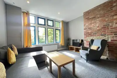 Image de Modern 1 bed apartment on edge of city centre (3)