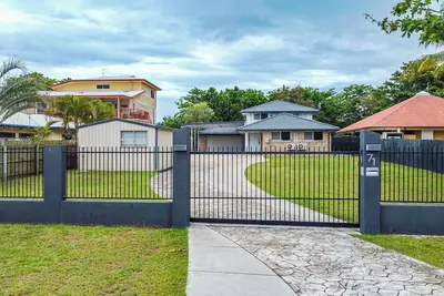 Image de SeaBreeze On Todd - Beachfront Property With Pool
