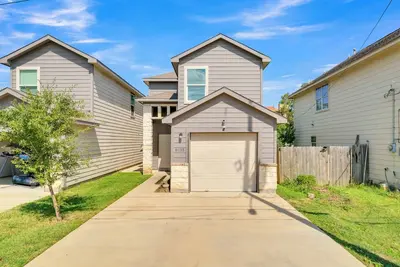 Image de Charming 3-bedroom single family house, family friendly in brilliant Hobby area.