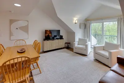 Image de Riverside Penthouse Condo