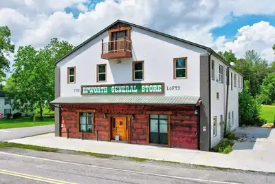 Image de Historic General Store Stay- Balcony, games-Minutes to Blue Ridge & McCaysville!