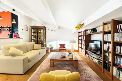 Image de Duplex de standing en plein cœur du Triangle d'Or