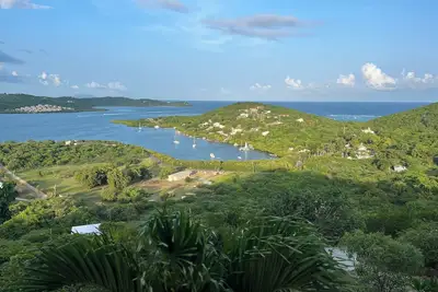 Image de Tranquil 2-bedroom house 3 beds with WiFi in charming Culebra