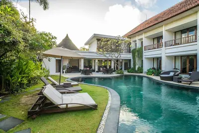 Image de 16 Bedroom Villa Private Pool in Legian Bali