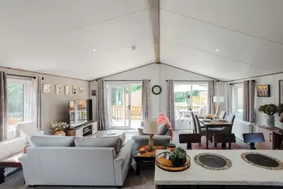Image de Rural Lodge - Sleeps 4 - Parking - Fishing Lake