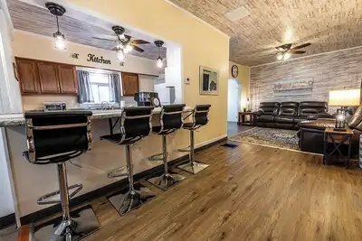 Image de Newly renovated 3-bedroom 2-full bath 2-Story house close to beautiful Buhl Park