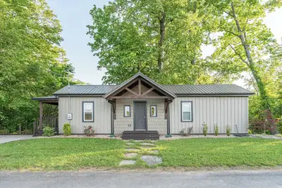 White Oak Cottage Sleeps 4