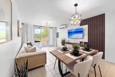 Image de Sea Breeze Escape | Sleeps 7 + Pool in Ceiba