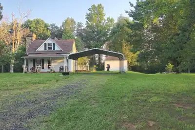 Image de Charming 2-bedroom house with WiFi is a cozy place