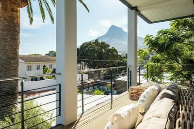 Image de 2bed Apt 5min Walk From Camps Bay Central Escape