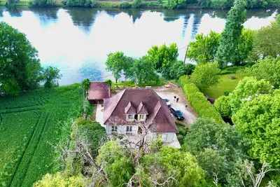Image de Marvelous riverside oasis 4-bedroom villa area of historic significance Dordogne