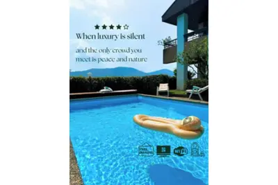 Image de Luxury apartment with pool