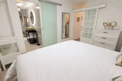 Stylish 2 Bed Bungalow By Pride Holiday Rentals