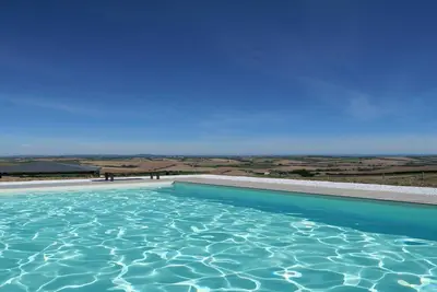 Image de Appartement avec piscine et vue panoramique