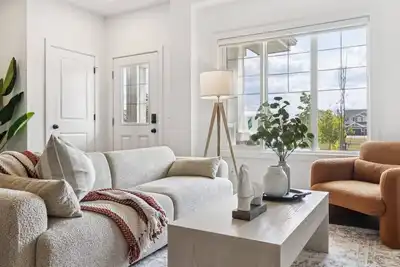 Image de \"Aura\" Modern 3 Bdrm!