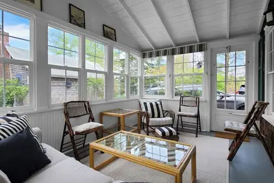 Image de Brand New Listing! 2bd Cottage--A/C, Screen Porch & Outdoor Shower, Less than 500 ft to Wellfleet Harbor Beach