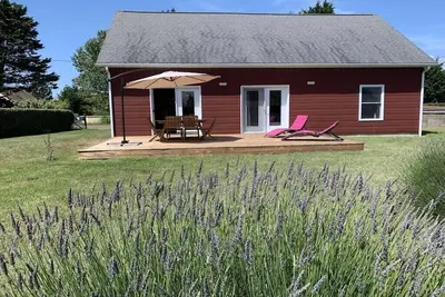 Image de La Maison Rouge (près de la plage)