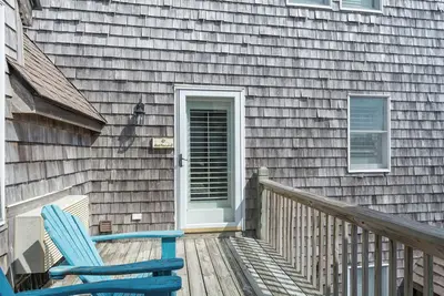 Image de Cv7b: North Point B -2nd floor studio!