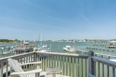 Image de Cv9: Net House - Waterfront 2br villa, breathtaking harbor views!