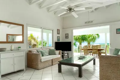 Image de Peaceful Retreat With Heated Infinity Pool