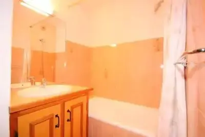 Image de 2 Pièces pour 5 Personnes