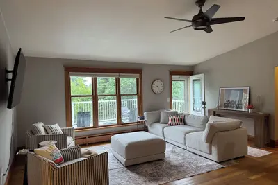 Image de Lake house On The Golf Course perfect for a quick fall getaway!