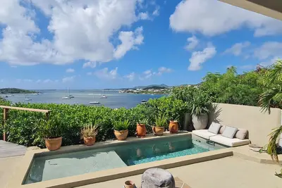 Palm Blue. . . Caribbean Pinel Bay