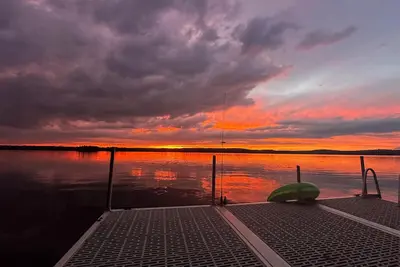 Image de Charming 3-bedroom waterfront cottage with Ac, WiFi and spectacular sunset views