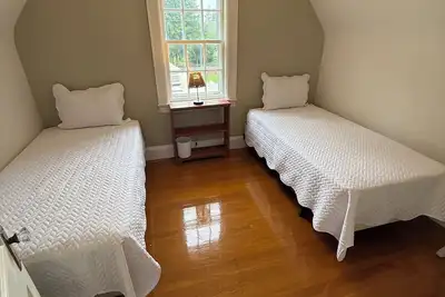 Image de 3br/2ba Cottage • Sleeps 6 • Short Walk to Smith River – Martinsville