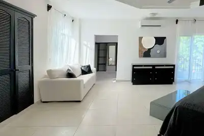 Image de Stylish 4br Villa • Curated Art • Private Pool Paradise