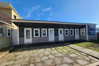 Image de G St Inn Unit 4 Charming 2-bedroom apartment with Ac, WiFi in lovely Hampton