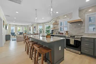 Image de Downtown Salem Gem: 3br, Patio & Easy Parking