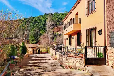 Cortijo de las Cañadas, 500 meters from the source of the Mundo River (Los Chorros).