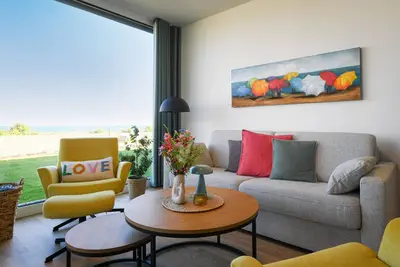 Image de Lykke - Fantastic apartment with garden and sea view in the first row!