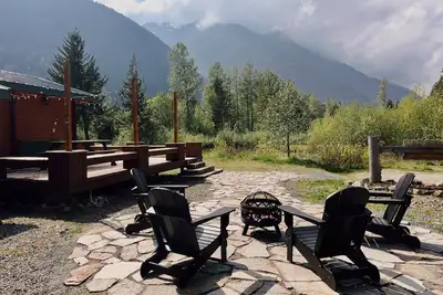 Image de Mountain Getaway with Pond View and Fire Pit in Sunshine Valley. Pet friendly!