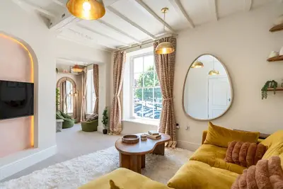 Image de Trendy 2-bed escape in prime central location | Pass the Keys